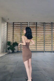 可以自由脱卸女生衣服的